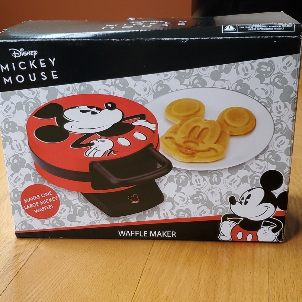 Mickey Mouse Waffle Maker NWB